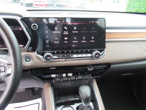 Used 2023 GMC Canyon Denali AWD/4WD image 25