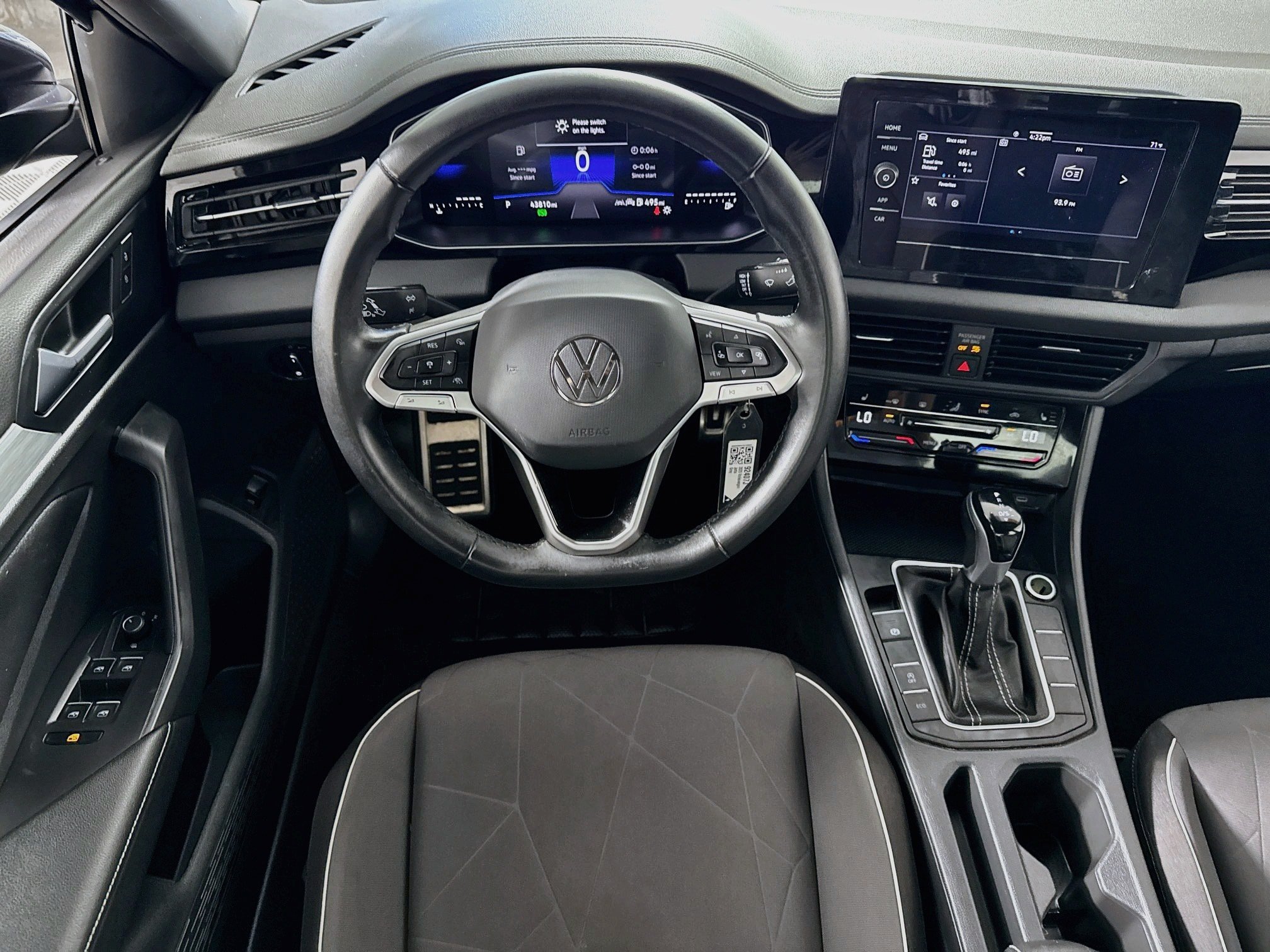 Used 2025 Volkswagen Jetta Sport FWD image 23