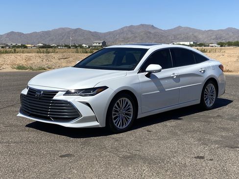 Used 2020 Toyota Avalon Limited w/ Advanced Safety Package FWD image 7