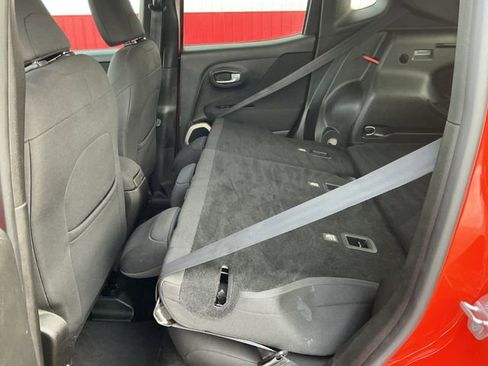 Used 2017 Jeep Renegade Latitude image 41