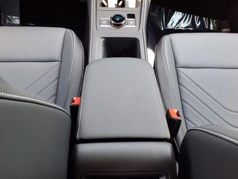 New 2025 Volkswagen Tiguan SE image 18