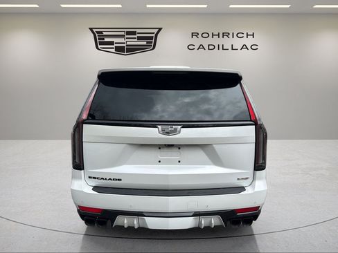 Certified 2023 Cadillac Escalade V w/ LPO, ONYX Package AWD/4WD image 8