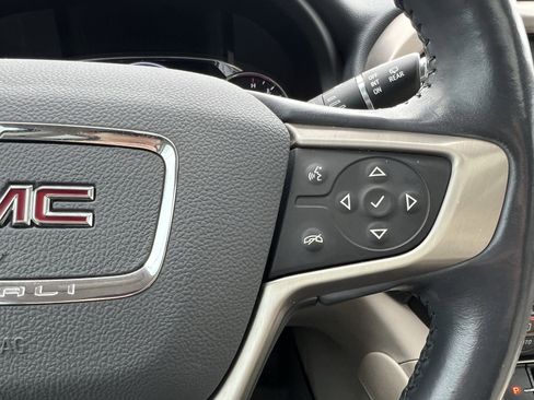 Used 2021 GMC Acadia Denali w/ Denali Technology Package image 20