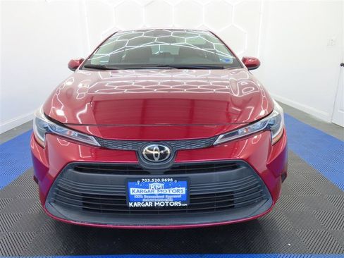 Used 2023 Toyota Corolla LE FWD image 3