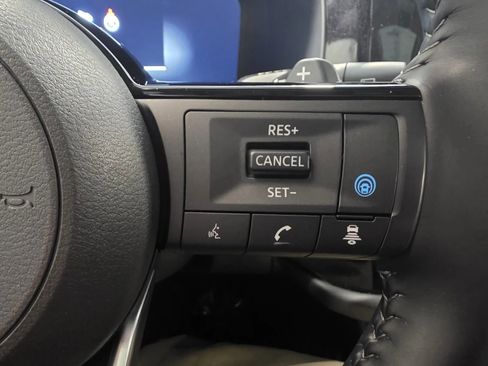 Used 2024 Nissan Pathfinder Platinum w/ Lighting Package (N92) image 43