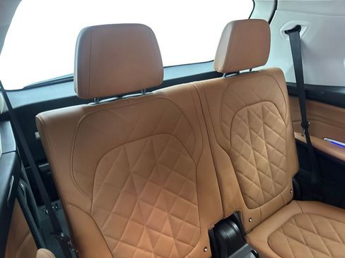 Used 2023 BMW X7 xDrive40i AWD/4WD image 43