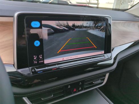 New 2026 Volkswagen Atlas SE image 11