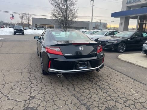 Used 2017 Honda Accord Touring image 10