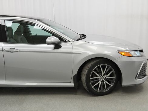 Used 2023 Toyota Camry XLE image 10