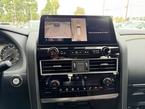 Used 2024 INFINITI QX80 Premium Select w/ Cargo Package image 21