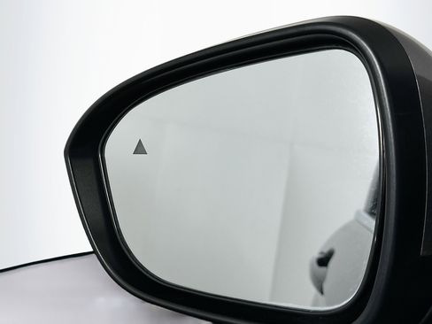 Used 2023 Mitsubishi Outlander SE image 16