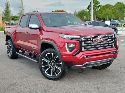 Used 2024 GMC Canyon Denali AWD/4WD image 2