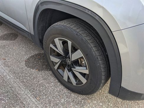 Used 2023 Volkswagen Atlas Cross Sport SE image 7