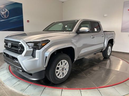 New 2025 Toyota Tacoma SR5 image 2