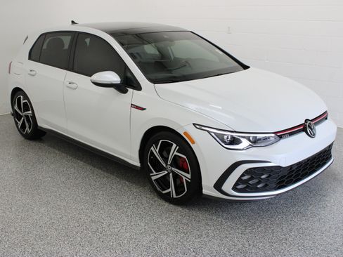 Used 2024 Volkswagen GTI SE FWD image 4