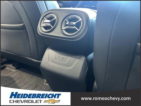 Used 2024 Chevrolet Blazer EV LT AWD/4WD image 17
