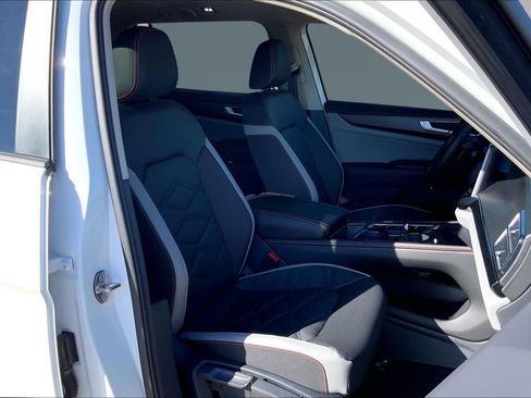 New 2026 Volkswagen Atlas Peak Edition image 11