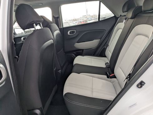 Certified 2023 Hyundai Venue SEL image 28