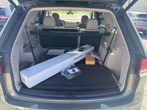 New 2026 Volkswagen Atlas SEL AWD/4WD image 16