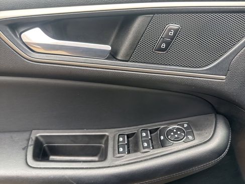 Used 2022 Ford Edge SEL w/ Convenience Package image 9