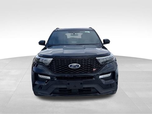 Used 2024 Ford Explorer ST w/ Technology Package image 3