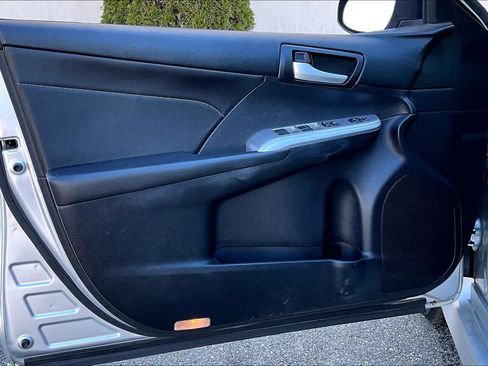 Used 2013 Toyota Camry SE w/ Leather Pkg image 22