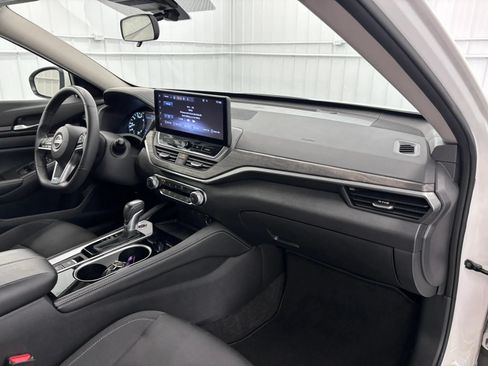 Used 2024 Nissan Altima 2.5 SV w/ SV Premium Package AWD/4WD image 34