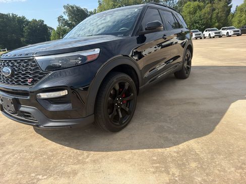 Used 2022 Ford Explorer ST w/ Equipment Group 401A AWD/4WD image 2