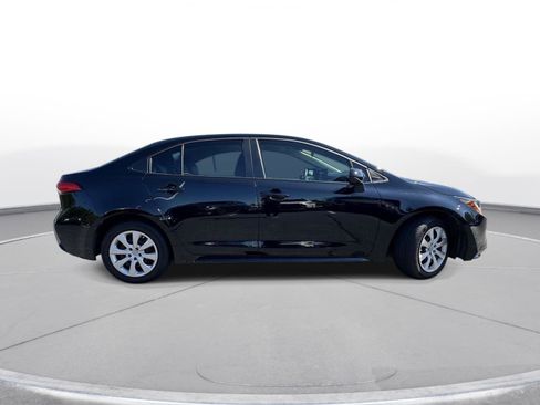 Used 2025 Toyota Corolla LE w/ Convenience Package FWD image 5
