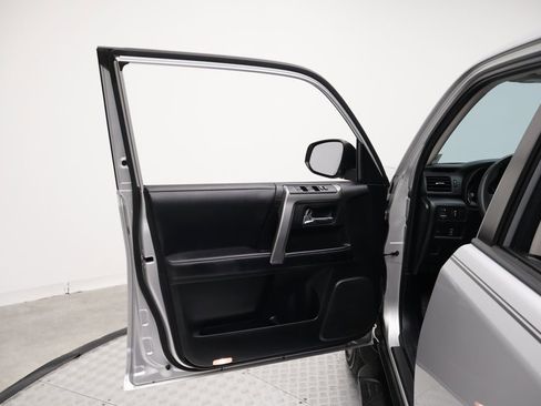 Certified 2018 Toyota 4Runner SR5 Premium image 16