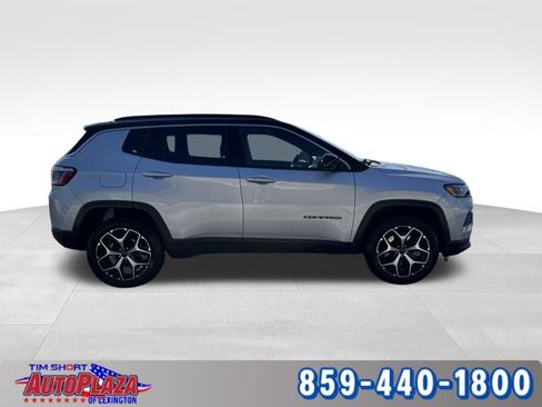Used 2025 Jeep Compass Limited image 9