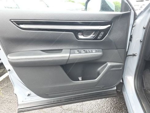 Used 2024 Honda CR-V EX-L image 8