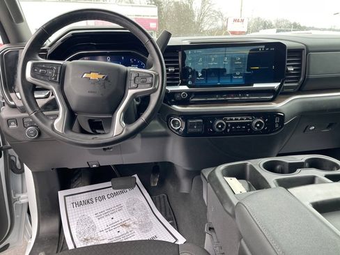 Used 2025 Chevrolet Silverado 2500 LT w/ Convenience Package AWD/4WD image 13