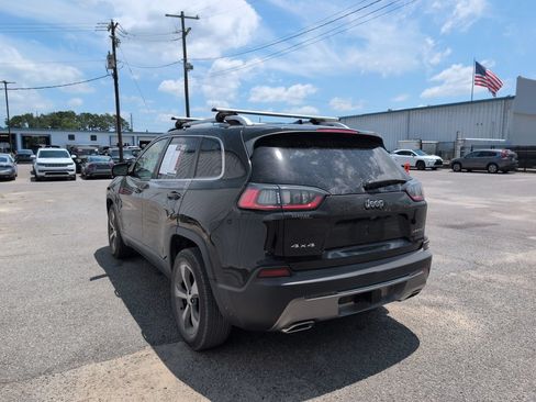 Used 2019 Jeep Cherokee Limited w/ Trailer Tow Group AWD/4WD image 6