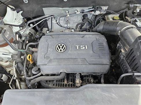 Used 2020 Volkswagen Atlas Cross Sport SE w/ Panoramic Sunroof Package image 21