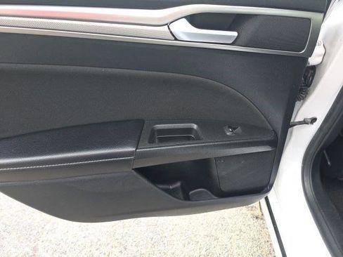 Used 2019 Ford Fusion SE image 21