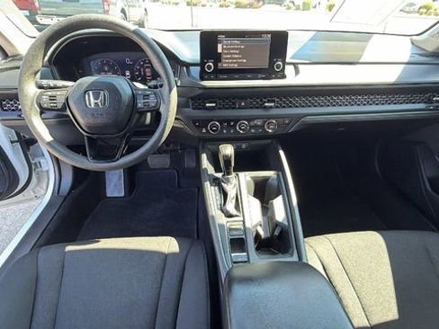 Used 2025 Honda Accord SE image 18