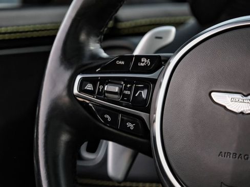 Used 2021 Aston Martin DBX image 16