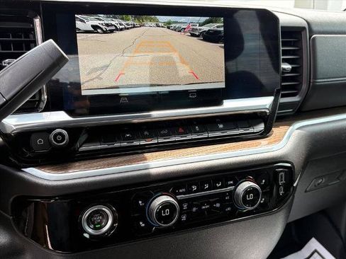 Certified 2022 Chevrolet Silverado 1500 LT AWD/4WD image 9