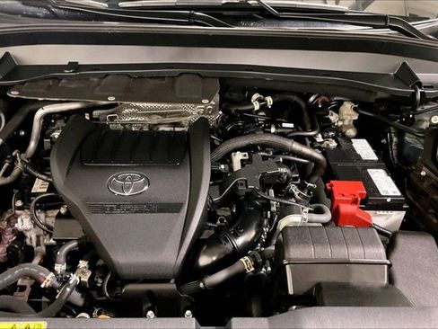 Certified 2024 Toyota Grand Highlander AWD image 11