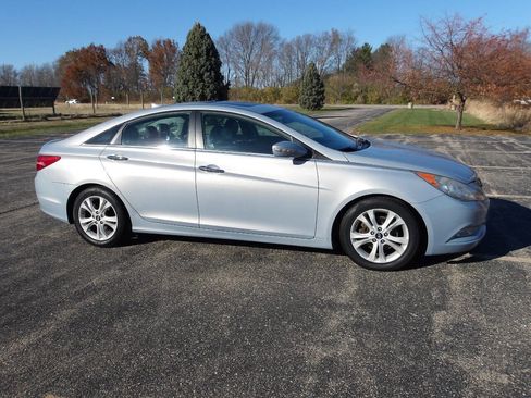 Used 2011 Hyundai Sonata Limited w/ Navigation Pkg 5 image 1