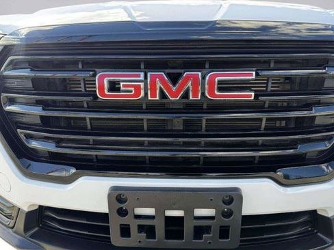 Used 2023 GMC Terrain SLE w/ Driver Convenience Package FWD image 14