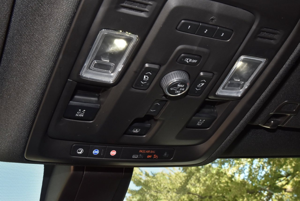 Used 2022 GMC Yukon Denali RWD image 32