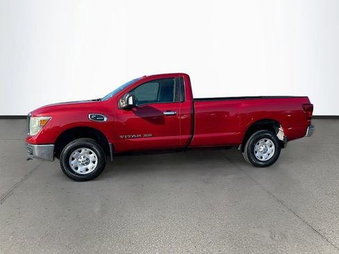 Used 2017 Nissan Titan SV AWD/4WD image 4