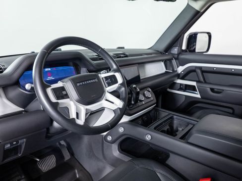 Used 2020 Land Rover Defender 110 HSE image 13