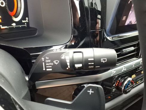 New 2026 Nissan Pathfinder Platinum image 21