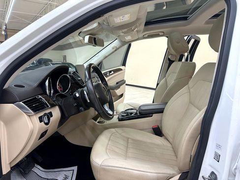 Used 2018 Mercedes-Benz GLS 450 4MATIC w/ Premium Package image 23