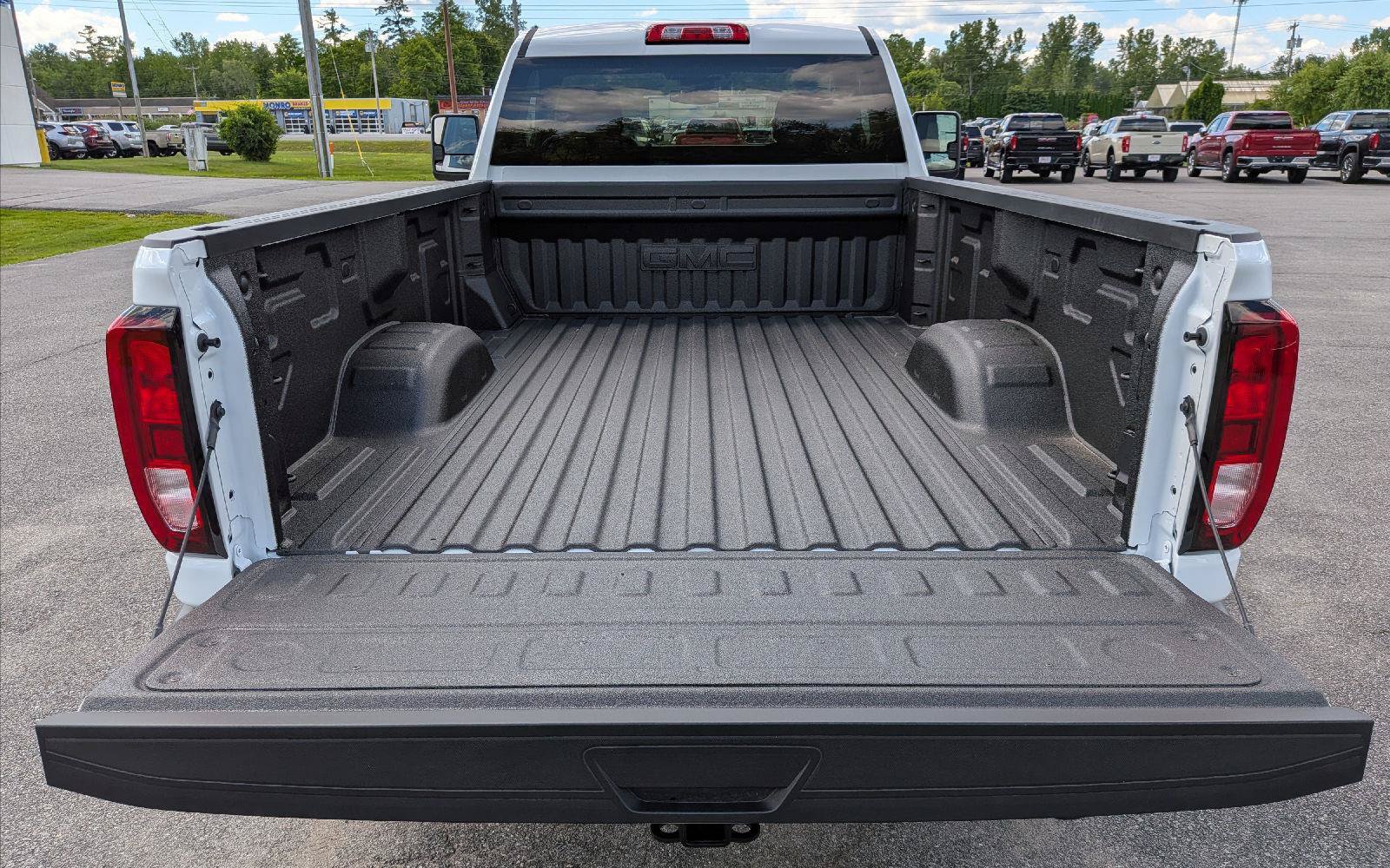 New 2026 GMC Sierra 3500 SLE w/ SLE Convenience Package AWD/4WD image 10