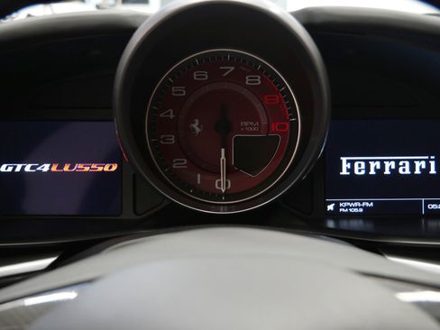 Used 2017 Ferrari GTC4Lusso AWD/4WD image 40