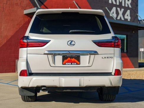 Used 2021 Lexus LX 570 4WD w/ Luxury Package image 6